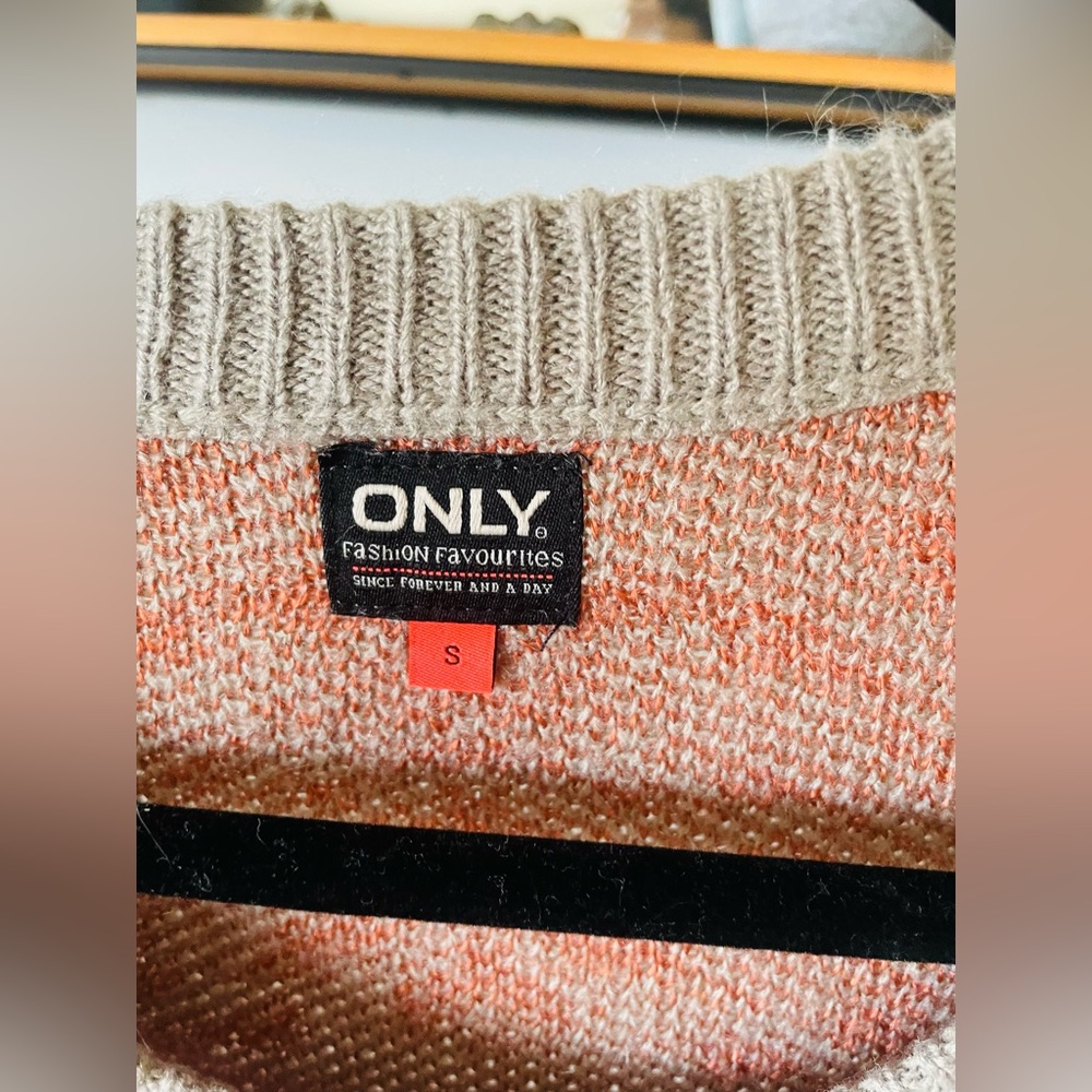Sweater - Picture 3 of 3